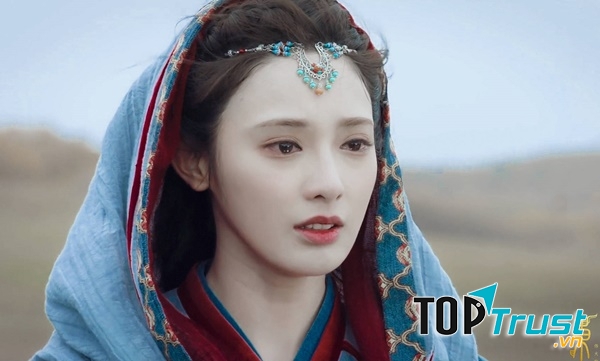 Bành Tiểu Nhiễm có nhan sắc được nhiều người khen ngợi.