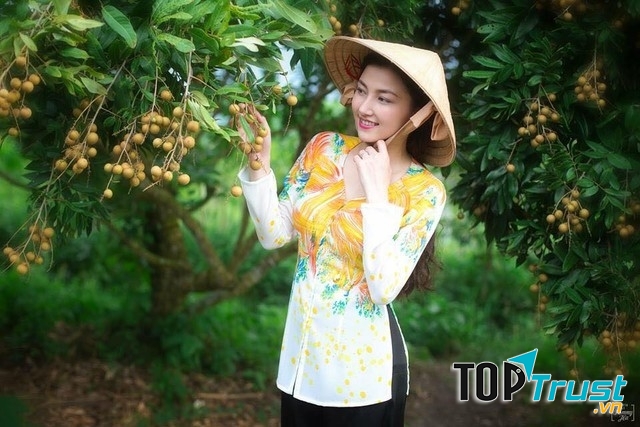 Vẻ đẹp chân quê của hoa khôi Tân Hạnh