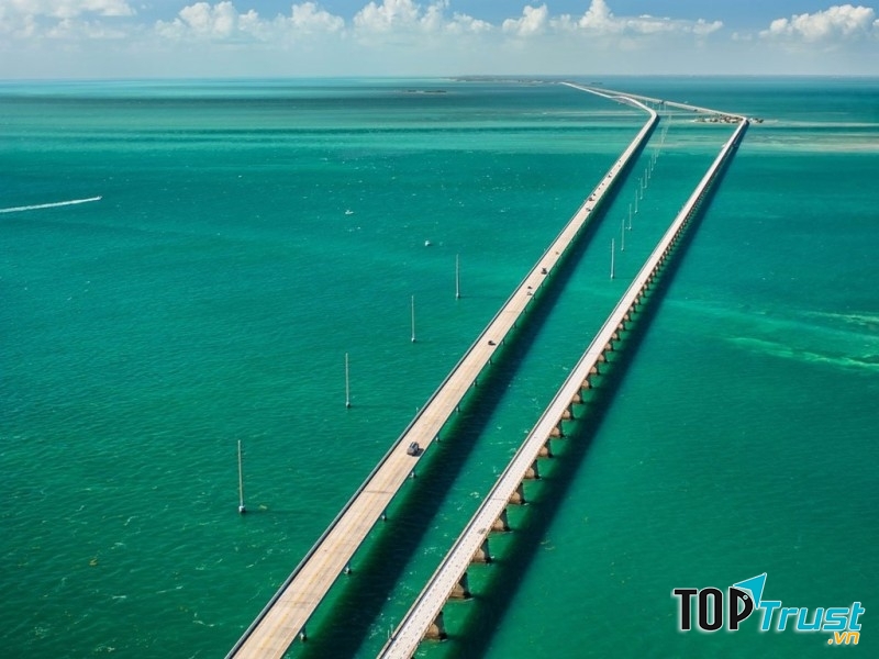 Đường cao tốc Overseas