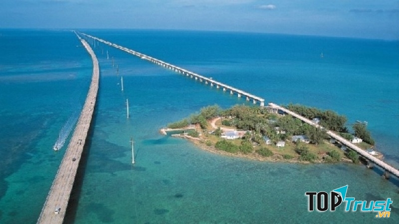 Đường cao tốc Overseas