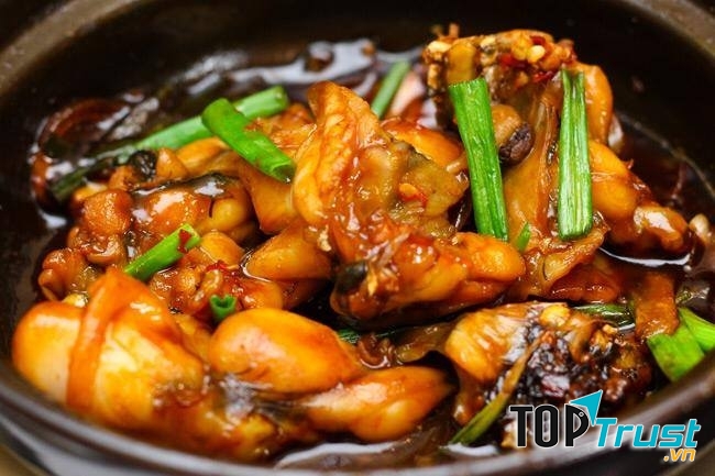 Ếch kho cay - Nguồn Internet