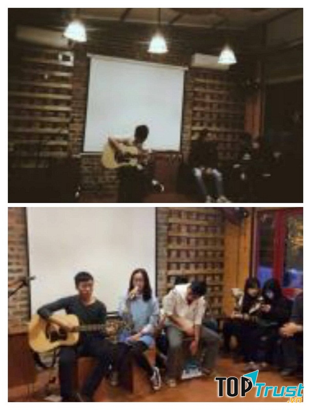 Quán còn có chương trình hát live cho những bạn muốn nghe nhạc và giao lưu trên sân khấu.