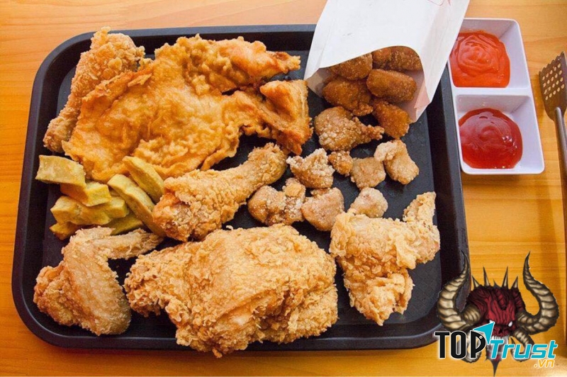 Một miếng gà thành phẩm của Ngưu Ma Vương vừa có vẻ ngoài bắt mắt hấp dẫn mà lại còn mang trên mình hương thơm cuốn hút không kém