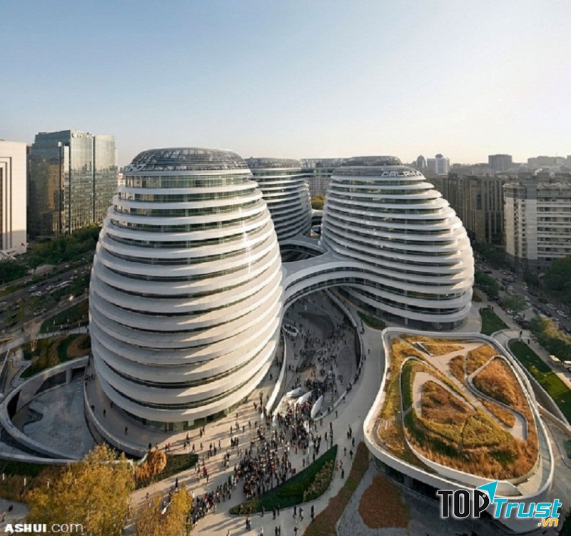 Một tòa nhà có kiến trúc 5 khối độc đáo kết hợp uyển chuyển.