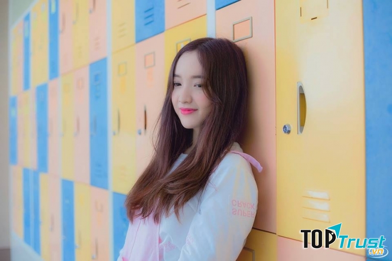 Gia Linh xinh xắn và trẻ trung