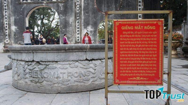 Giếng Mắt Rồng