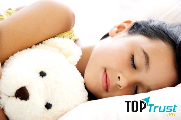 Công dụng của tinh dầu oải hương giúp ngủ ngon