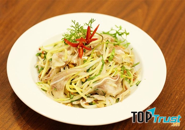 Món gỏi xoài xanh, tai heo