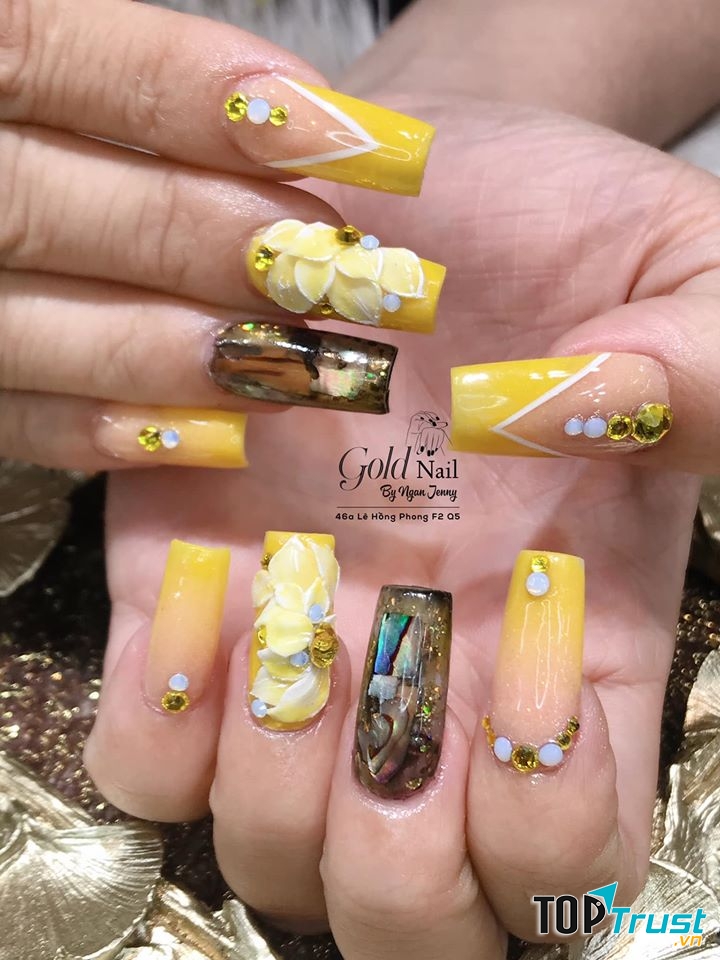 Gold Nail