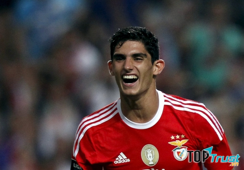 Goncalo Guedes đang được Manchester United theo đuổi