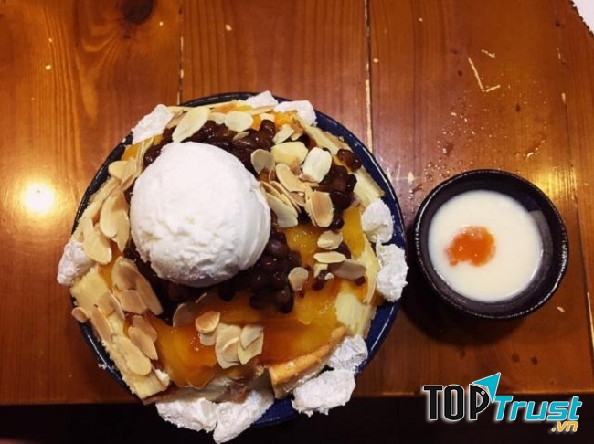 bingsu đào tại Hand Cafe