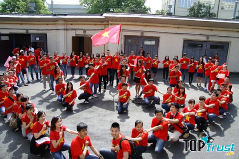 Hành trình nối vòng tay lớn