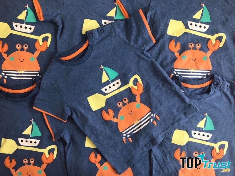 Quần áo bé trai ở Hello Kids.