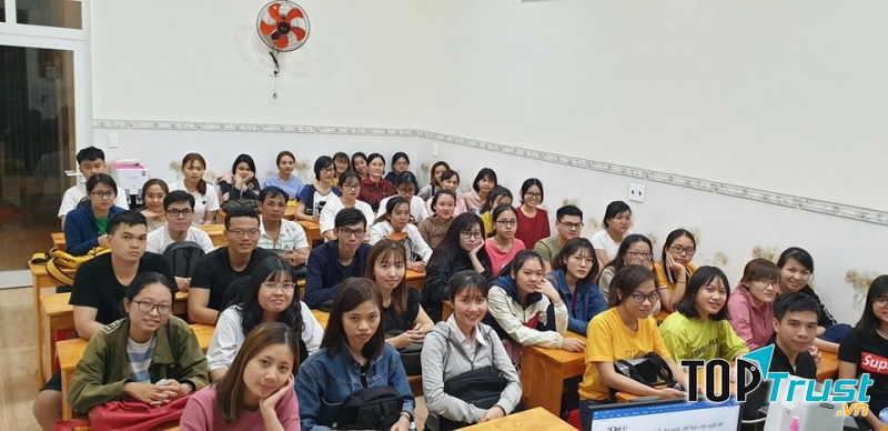 Học viên tại lớp