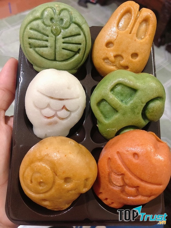 Ngoài ra, bạn có thể chọn đặt thêm nhiều loại bánh khác vừa xinh xắn lại vừa ngon miệng.