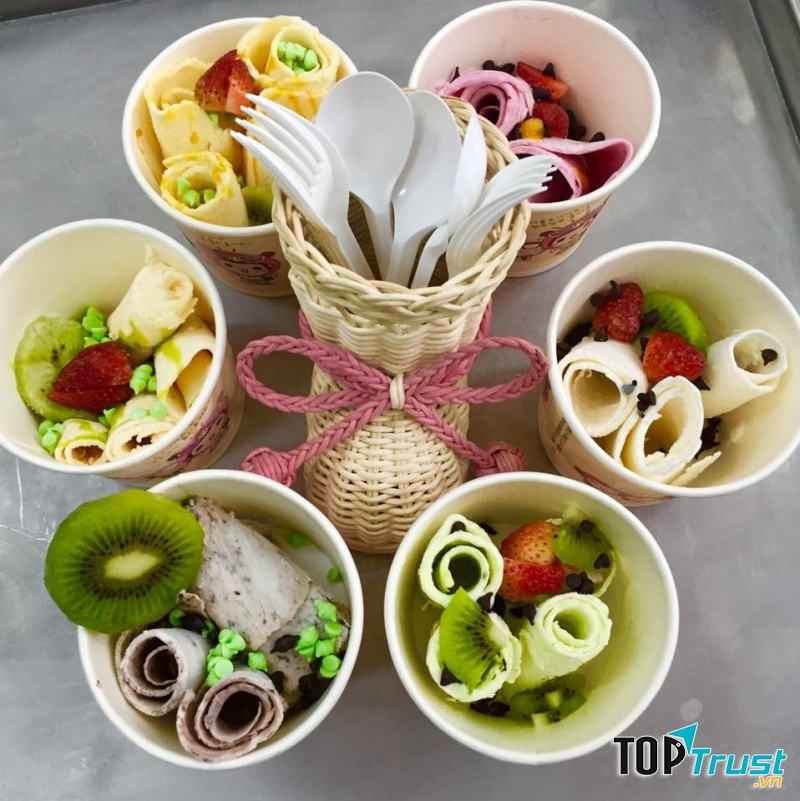 Kem cuộn Thái Lan