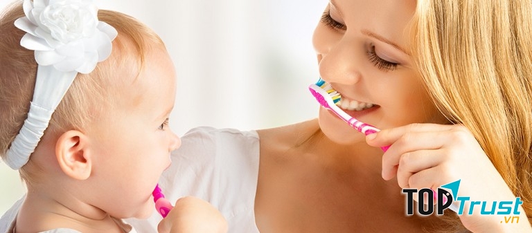 Kem Đánh Răng Arau có hương vị thảo mộc nhẹ nhàng, làm cho răng miệng của bé tươi mát tự nhiên.