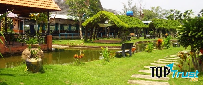 Khu du lịch ven sông Bình Mỹ