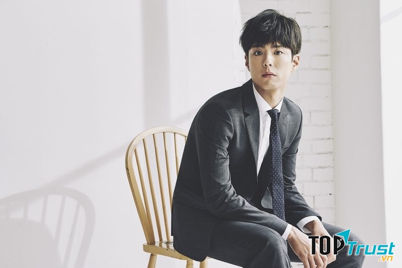 Park Bo Gum thư sinh với kiểu tóc tỉa layer