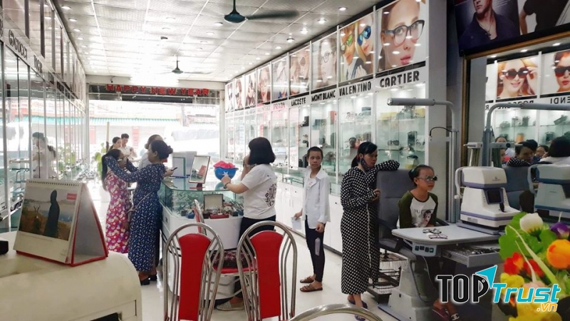 Kính thuốc Thành Vân