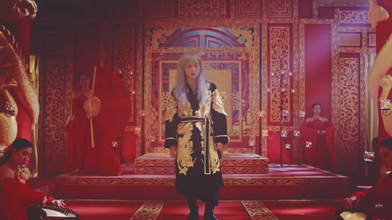 Sơn Tùng M-TP trong vai vị vua cổ trang