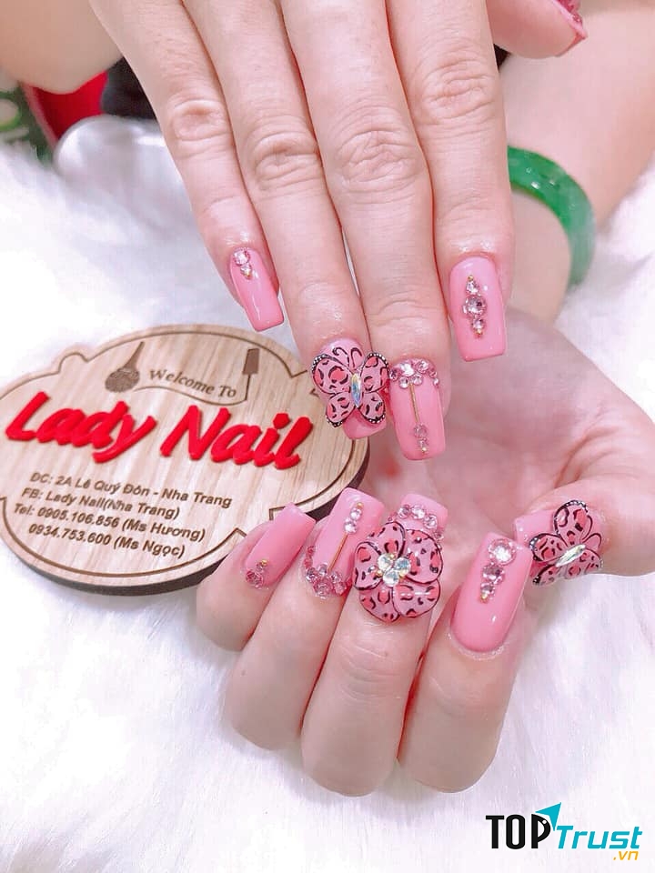 Lady Nail