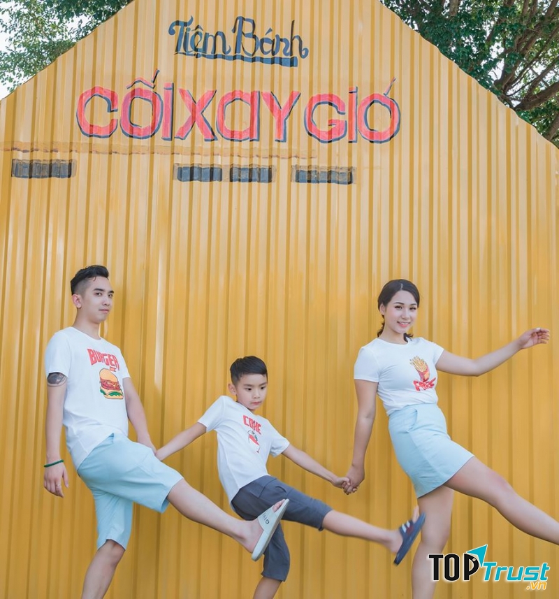 Ảnh chụp gia đình rất độc đáo tại Lê Dũng Studio