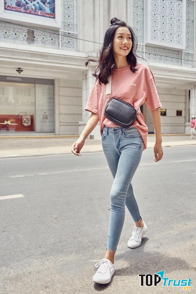 Len Clothing được đánh giá là một trong các shop thời trang hàng đầu trong các điểm mua sắm quần jean tại Sài Gòn.