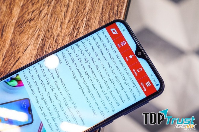 Màn hình giọt nước trên M20