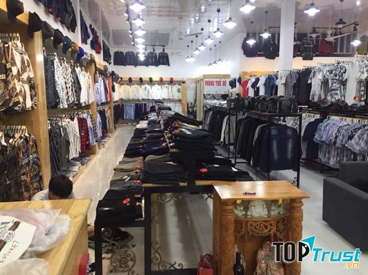 Manly shop với quần áo và phụ kiện đem đến sự lịch lãm cho nam giới.