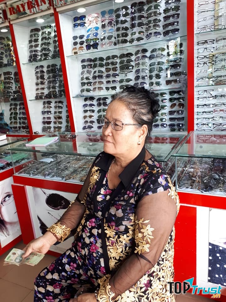 Khách hàng của Mắt kính Sài Gòn