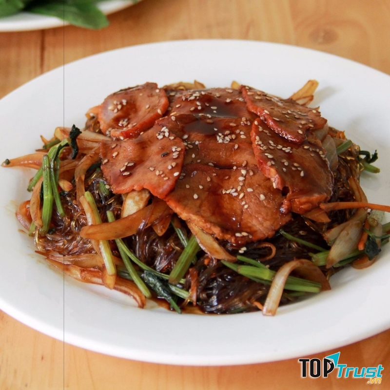 Miến xào vịt quay xá xíu Jacky