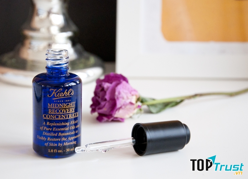 Serum Midnight Recovery Concentrate có đầu dropped rất tiện lợi.