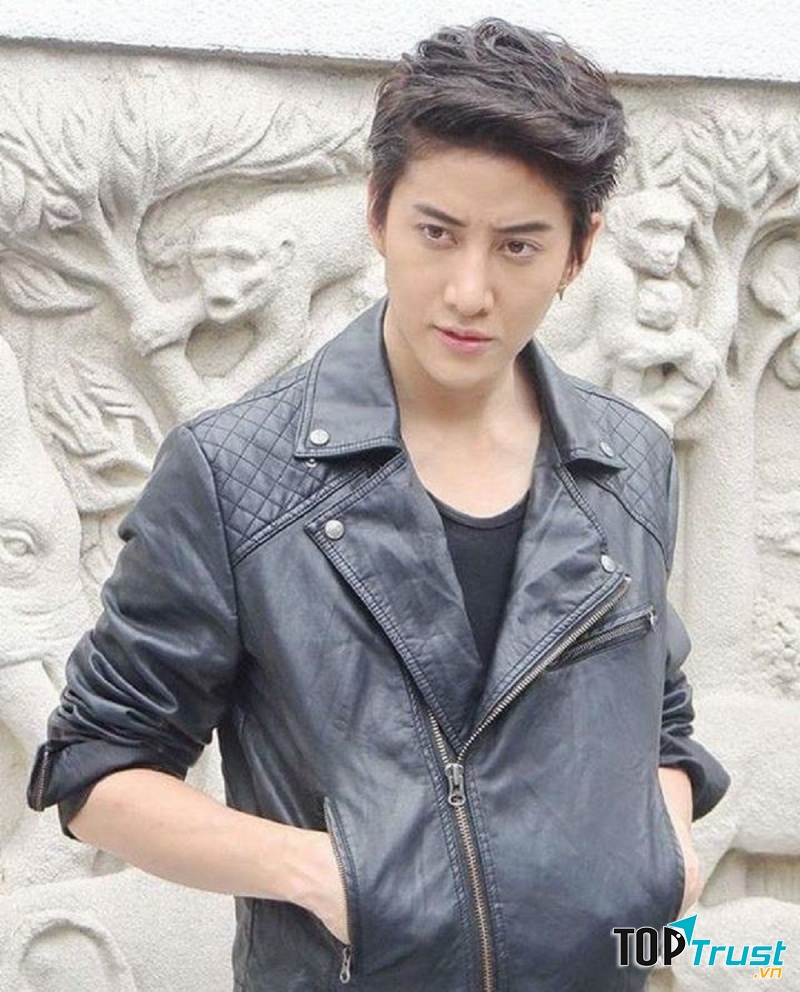 Mike với gương mặt hoàn mĩ