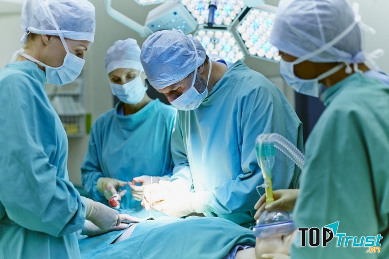 Thiếu kháng sinh, các ca cấy ghép cũng sẽ không thể thực hiện