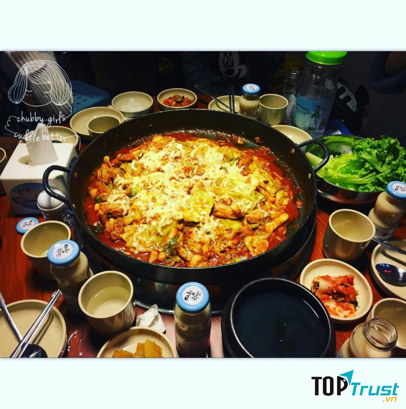 Suất gà xào bắp cải phô mai đầy đặn