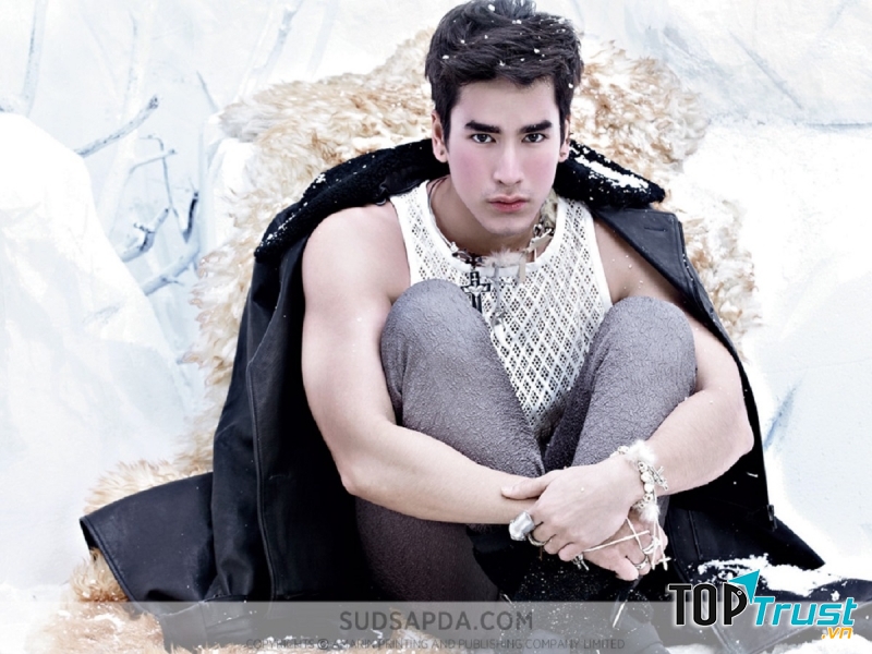Nadech là một người mẫu nổi tiếng