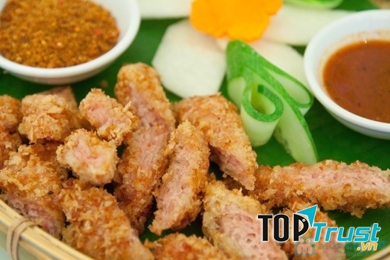 Nem chua rán 36 Ngõ Tạm Thương, Hàng Bông