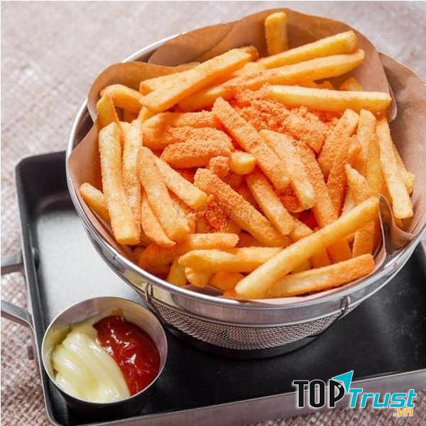 Ngoài nem chua rán còn có nhiều món ăn vặt khác