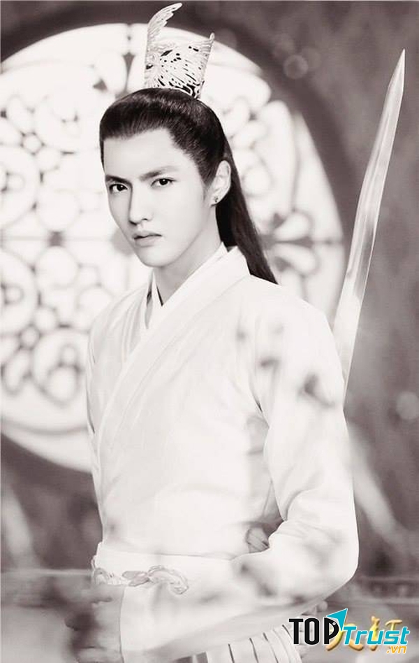 Gương mặt thanh thoát, chiều cao lý tưởng đầy hứa hẹn với dòng phim cổ trang
