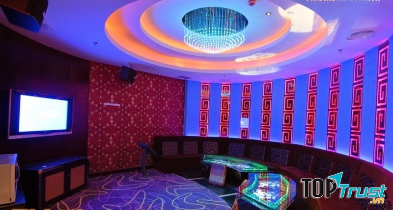 Không gian được thiết kế sang trọng, rộng rãi