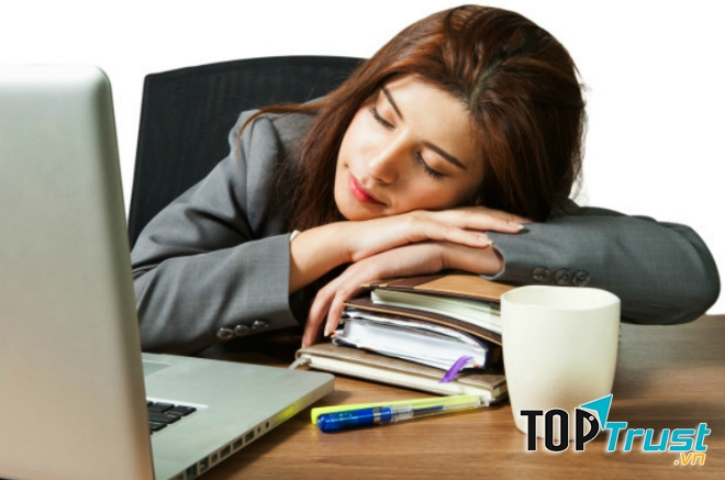 Ngủ chợp mắt buổi trưa cũng làm cho các tế bào miễn dịch tăng lên, giảm nguy cơ canxi tích tụ trong động mạch tim và hạn chế việc sản xuất hormone có hại trong cơ thể.