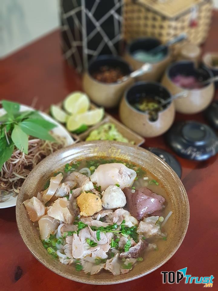 Bún bò Huế - Ngự Uyển