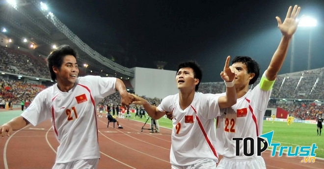 Những thành công cùng với đội tuyển quốc gia đã đưa Việt Thắng lên một tầm cao mới