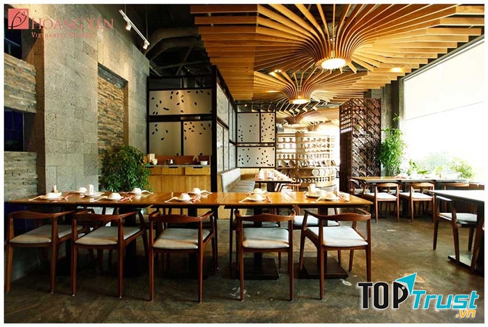 ếu bạn quá bận rộn, hãy thử một lần lựa chọn dịch vụ giao thức ăn tại gia để trải nghiệm sự nhanh chóng và chuyên nghiệp của đội ngũ đầu bếp tại Hoàng Yến nhé.