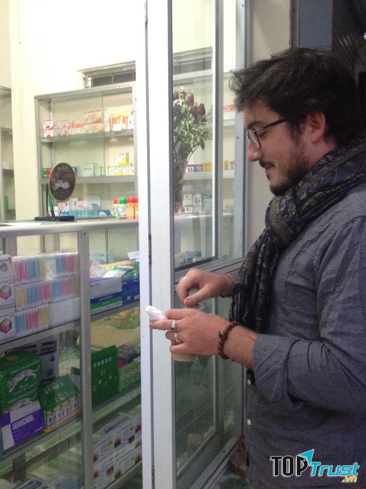 Anh bạn Coco đến từ Pháp đã ghé qua NHÀ THUỐC SỐ 1