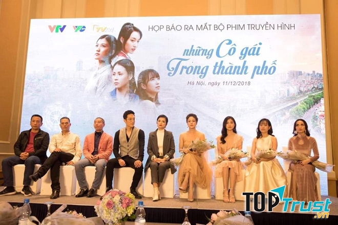 Những Cô Gái Trong Thành Phố