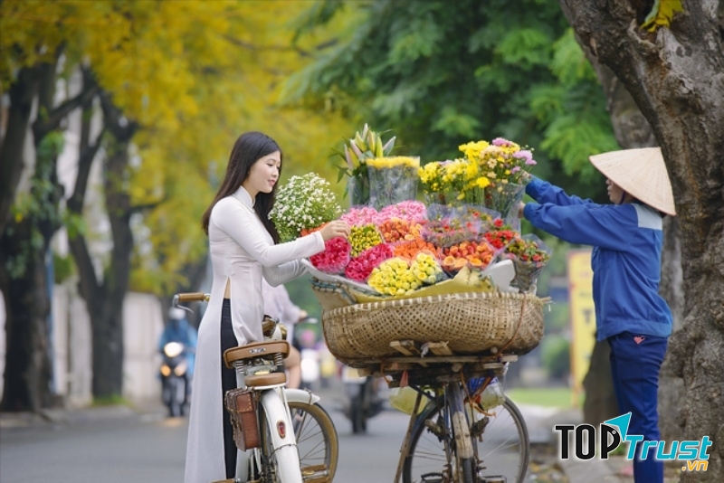 Những xe hoa dọc phố