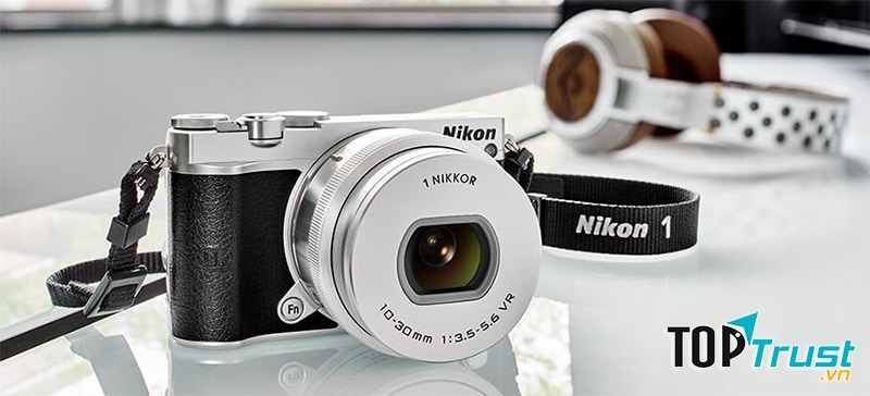 Nikon 1 J5