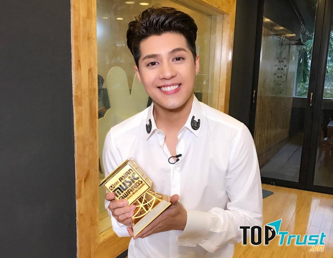 Noo Phước Thịnh hạnh phúc và vinh dự khi nhận được giải thưởng Nghệ sĩ châu Á xuất sắc tại MAMA 2016.